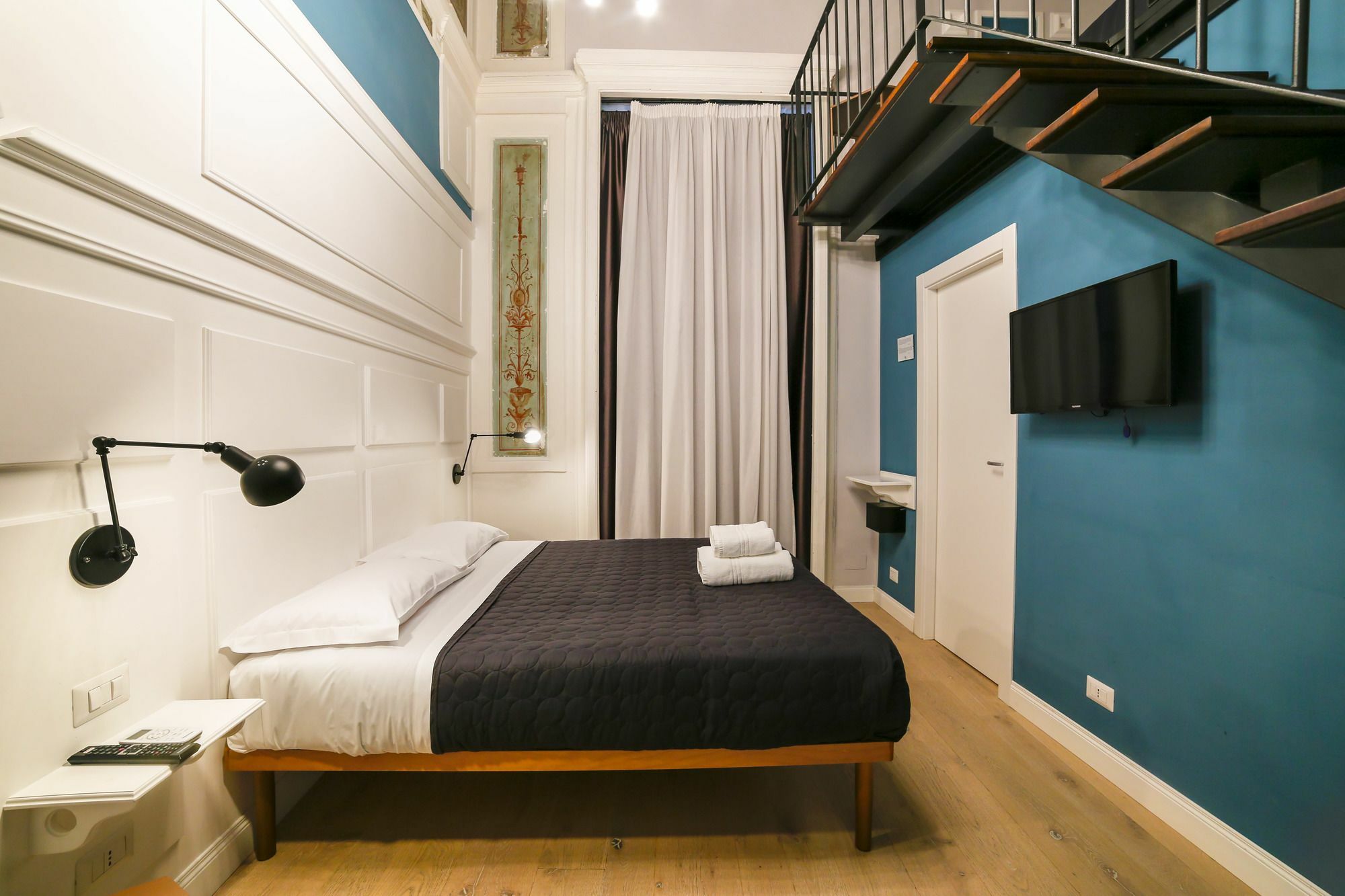 The Dante House By House In 2* Naples